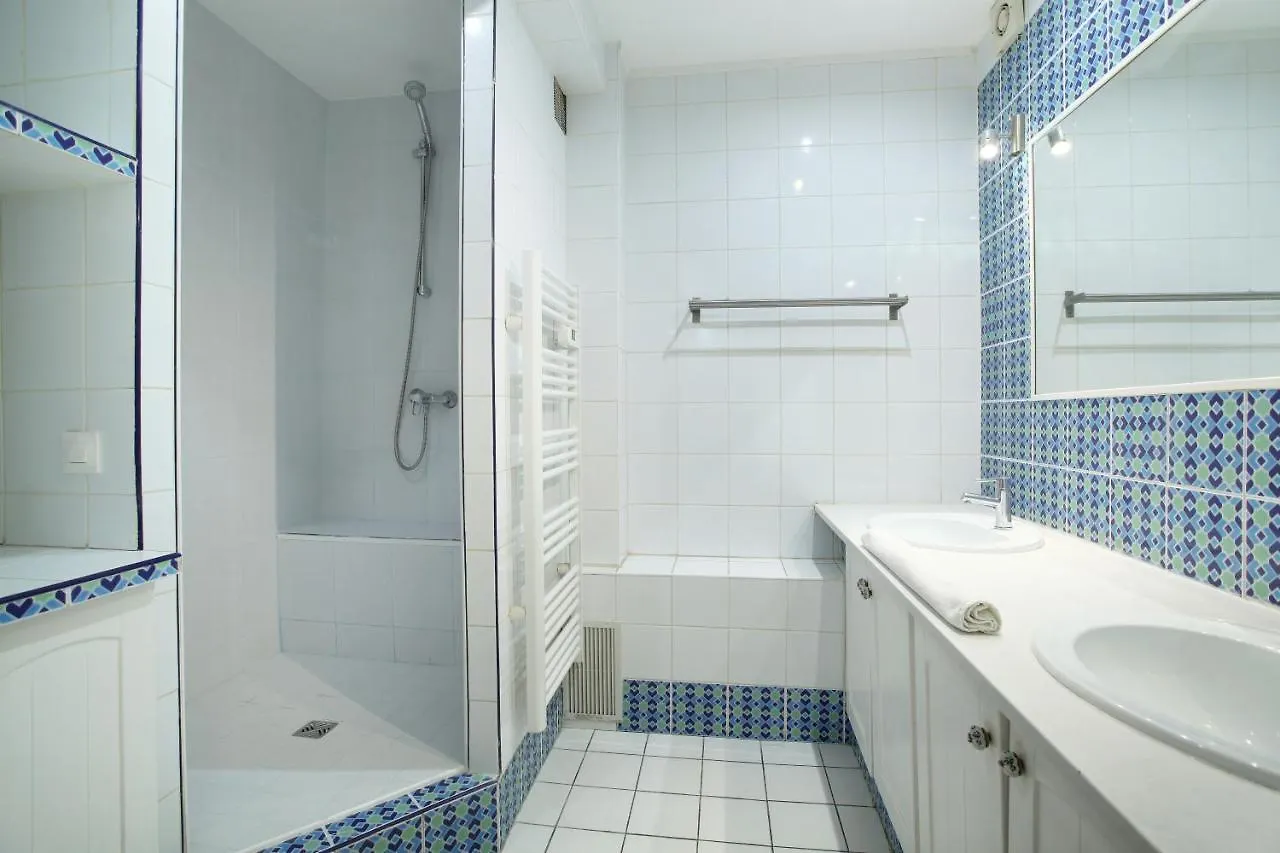 Apartment Saint Germain Des Pres By Studio Prestige Paris